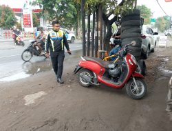 Motor Tabrak Mobil di Tambakrejo Jombang, Pengendara Alami Luka Ringan