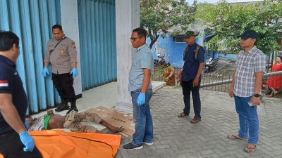 Pria Misterius Ditemukan Meninggal di Depan Ruko Mojoagung, Polisi: Tidak Ada Indikasi Kekerasan