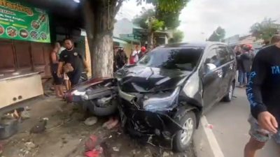 Avanza di Jombang Tabrak Enam Sepeda Motor, Satu Pengendara Meninggal Dunia