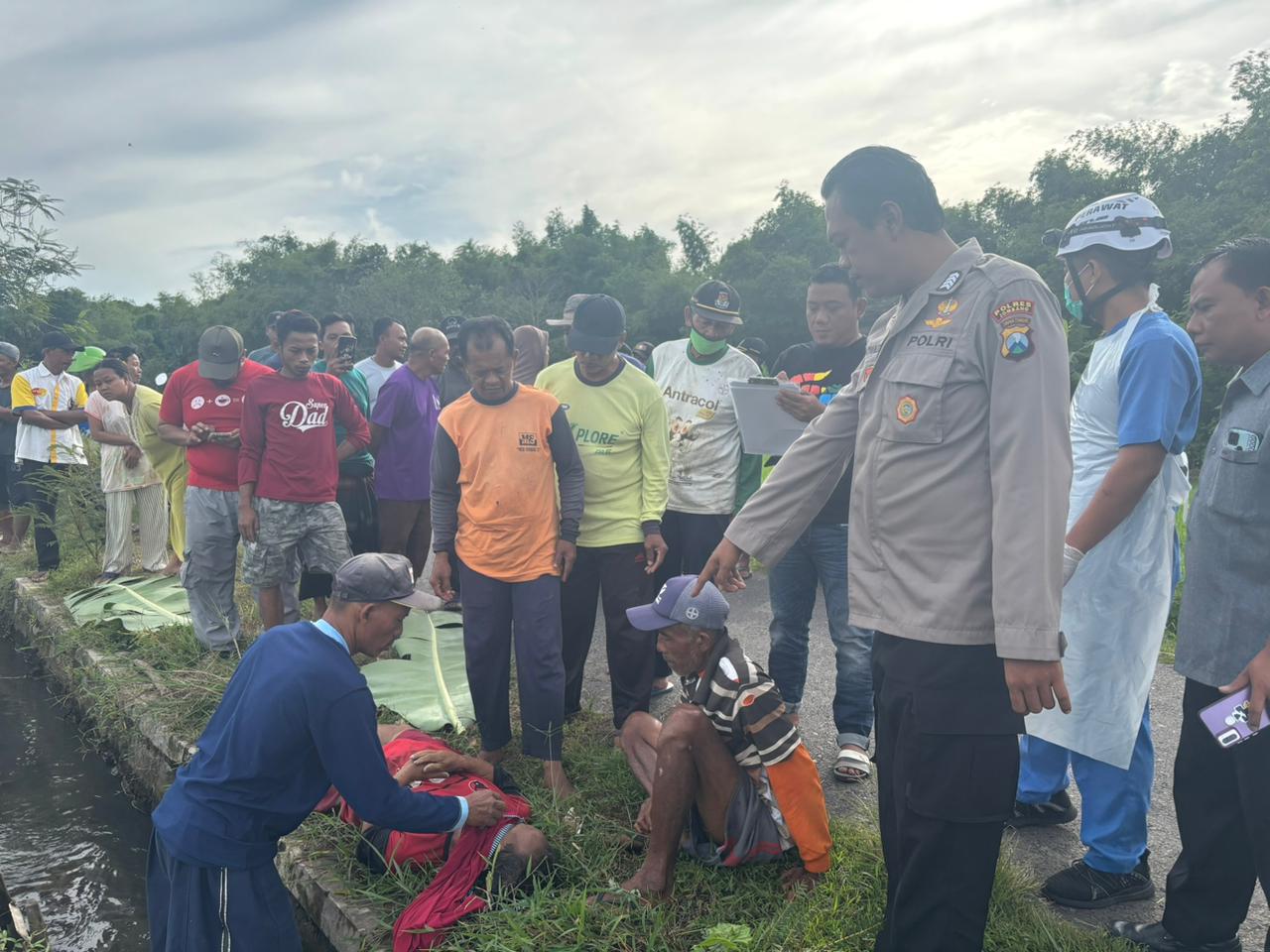 Petani Ditemukan Meninggal di Sawah Mojojejer, Diduga Terjatuh Saat Menyeberangi Parit