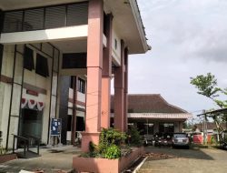 Gempa Selasa Pagi Rusak Kantor Kecamatan Dongko, Tiga Warga Alami Luka Ringan