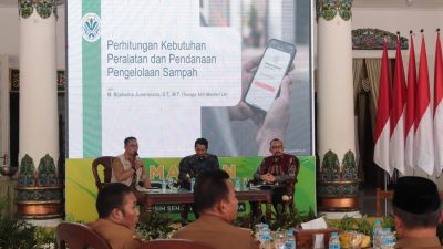 DLH Kabupaten Madiun saat kegiatan Gathering Strategi Pengolahan Sampah di Pendopo Muda Graha, pada Senin (26/01/2026) (rio
