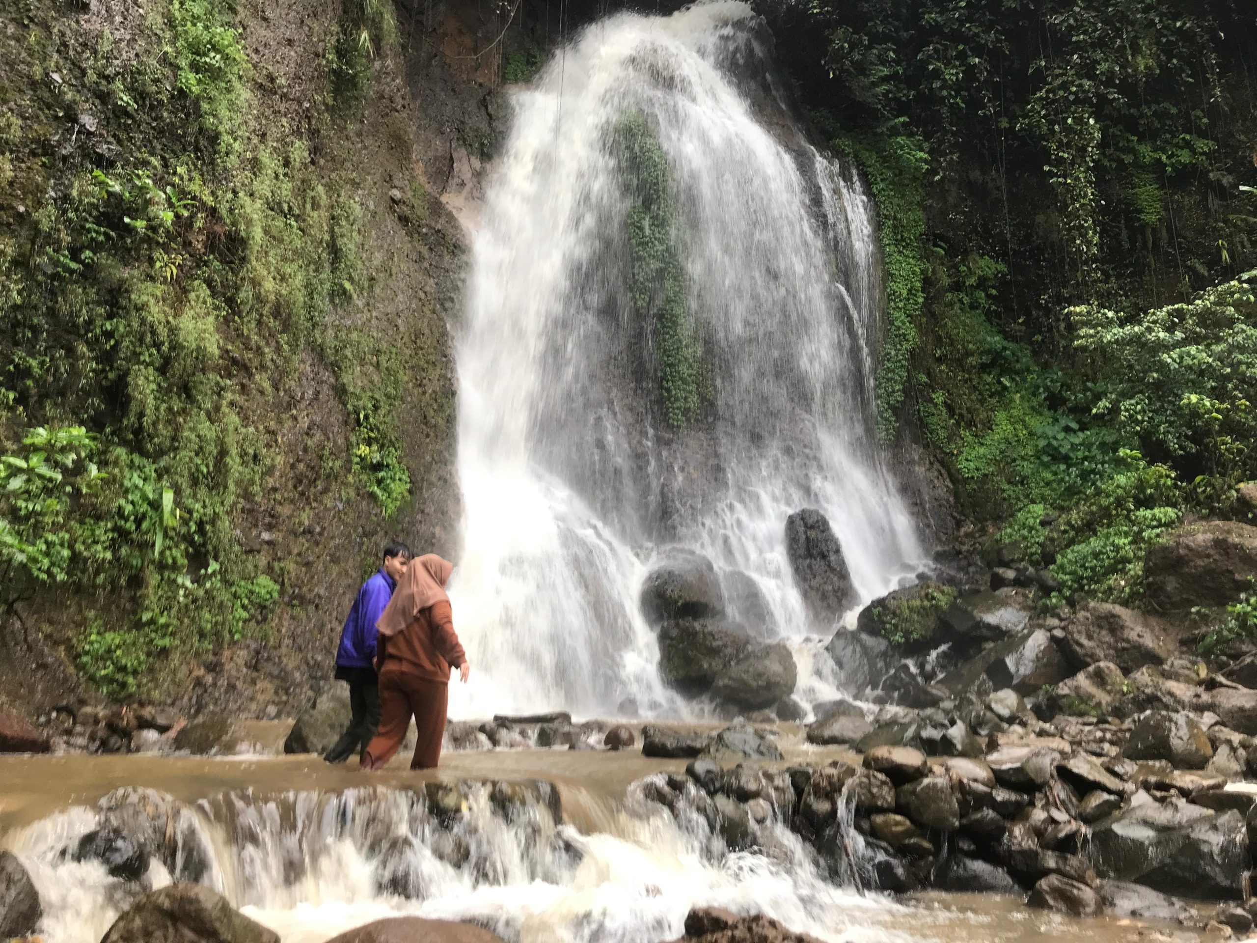 Akses ke Coban Kepel Masih Menantang, Wisatawan Harus Jalan Kaki 2 Kilometer dan Waspada Saat Hujan