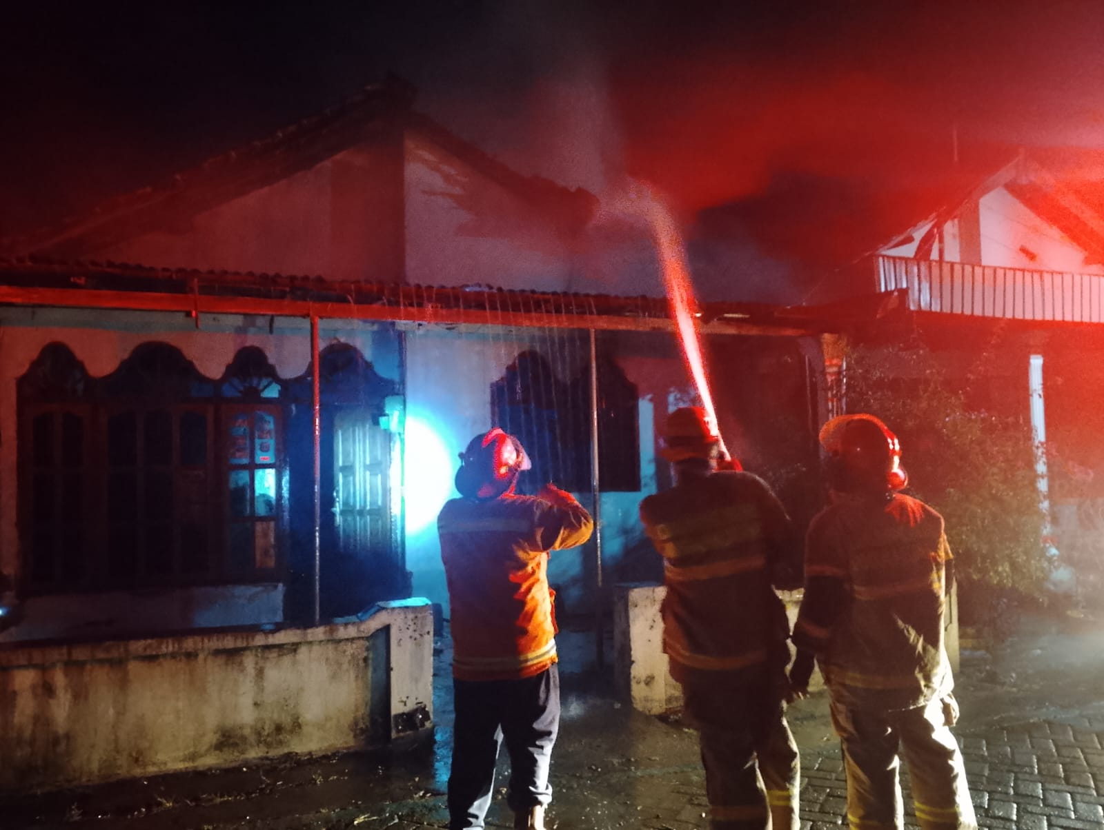 Ditinggal Ronda Malam, Rumah Warga Patianrowo Hangus Terbakar