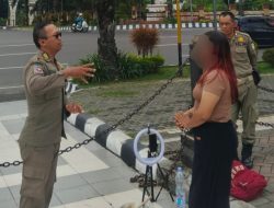Diduga Minta Saweran Saat Live TikTok, Aktivitas Konten Kreator Perempuan di SLG Dihentikan Satpol PP