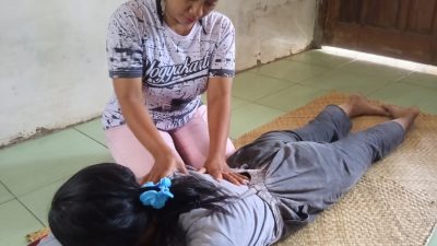 Di Tengah Maraknya Pijat Modern, Jasa Pijat Tradisional di Nganjuk Tetap Diminati