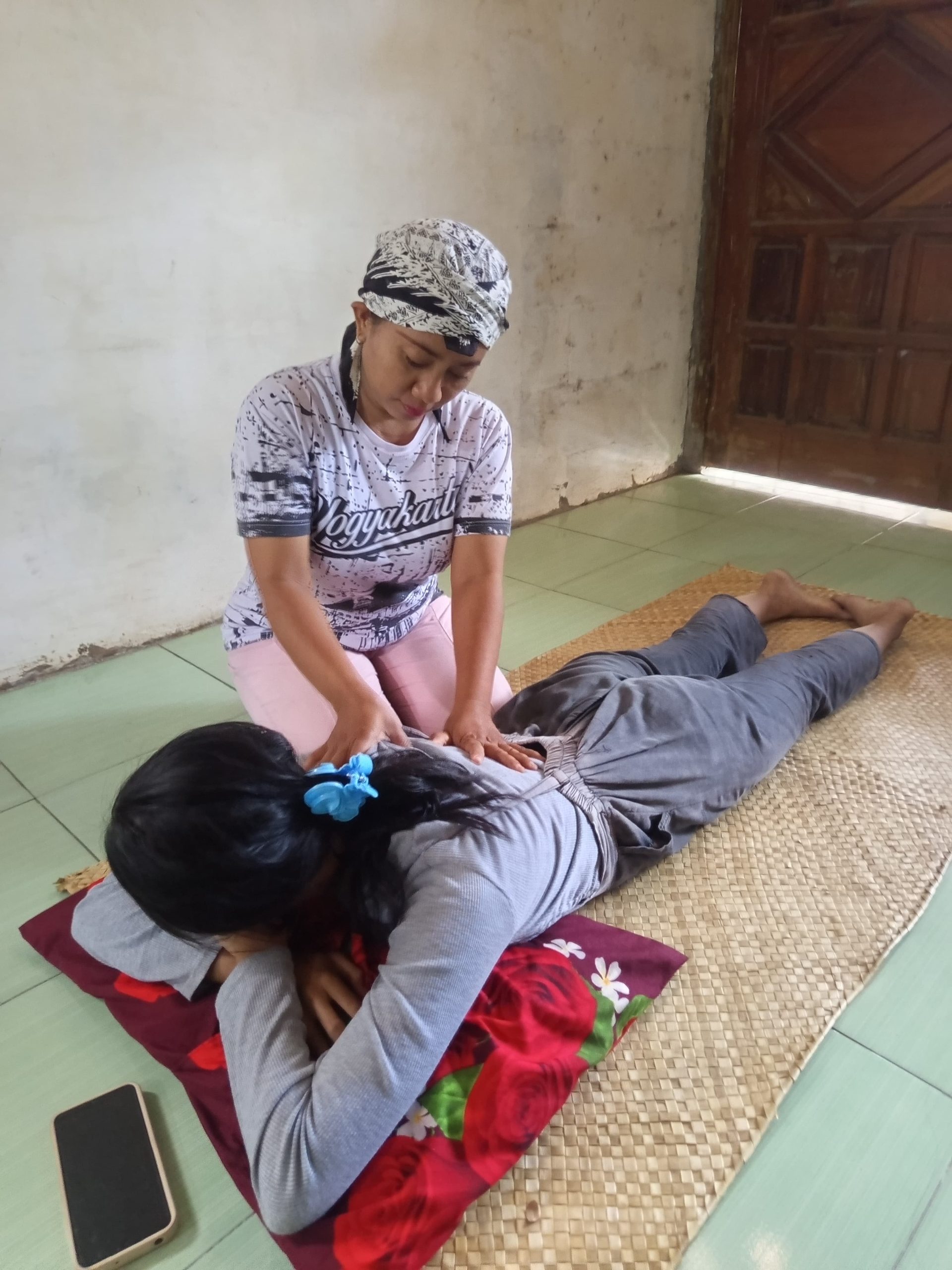 Di Tengah Maraknya Pijat Modern, Jasa Pijat Tradisional di Nganjuk Tetap Diminati