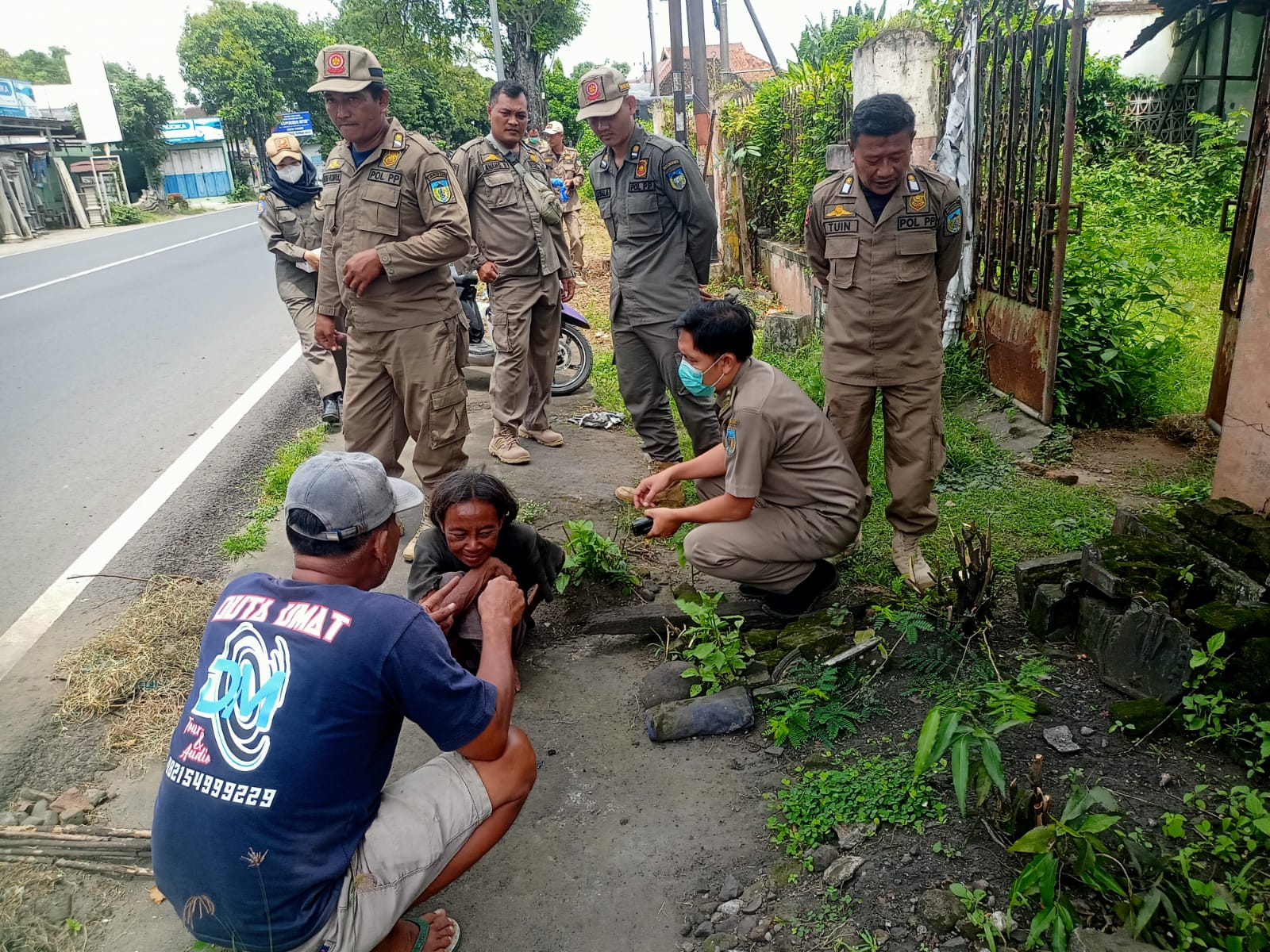 Satpol PP Kabupaten Kediri Amankan Nenek Terlantar di Wilayah Tarokan