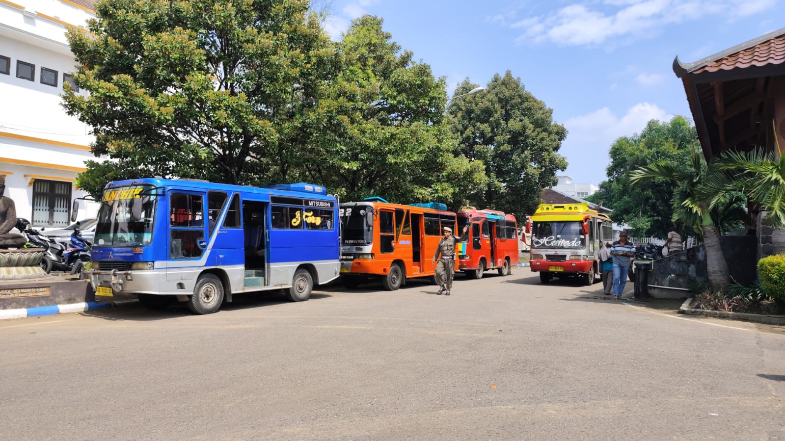 Pendapatan Anjlok hingga 70 Persen, Sopir Bus Mini Ponorogo Audiensi ke Dishub