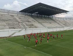 Jelang Derby Jatim, Pelatih Persik Soroti Kualitas Pemain Asing Arema FC