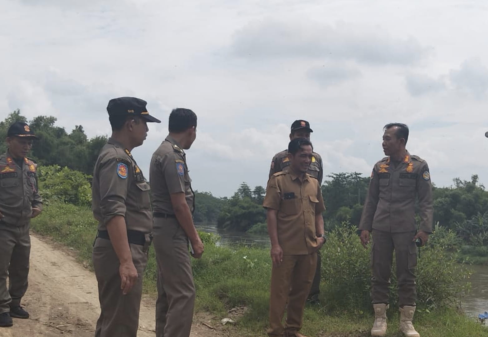 Diduga Tak Kantongi Izin, Aktivitas Galian di Bantaran Sungai Brantas Nganjuk Dikeluhkan Warga