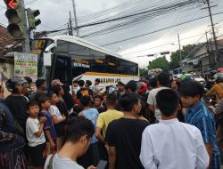 Bus Harapan Jaya Kecelakaan di Simpang Empat Muning Kota Kediri, Lalu Lintas Sempat Tersendat