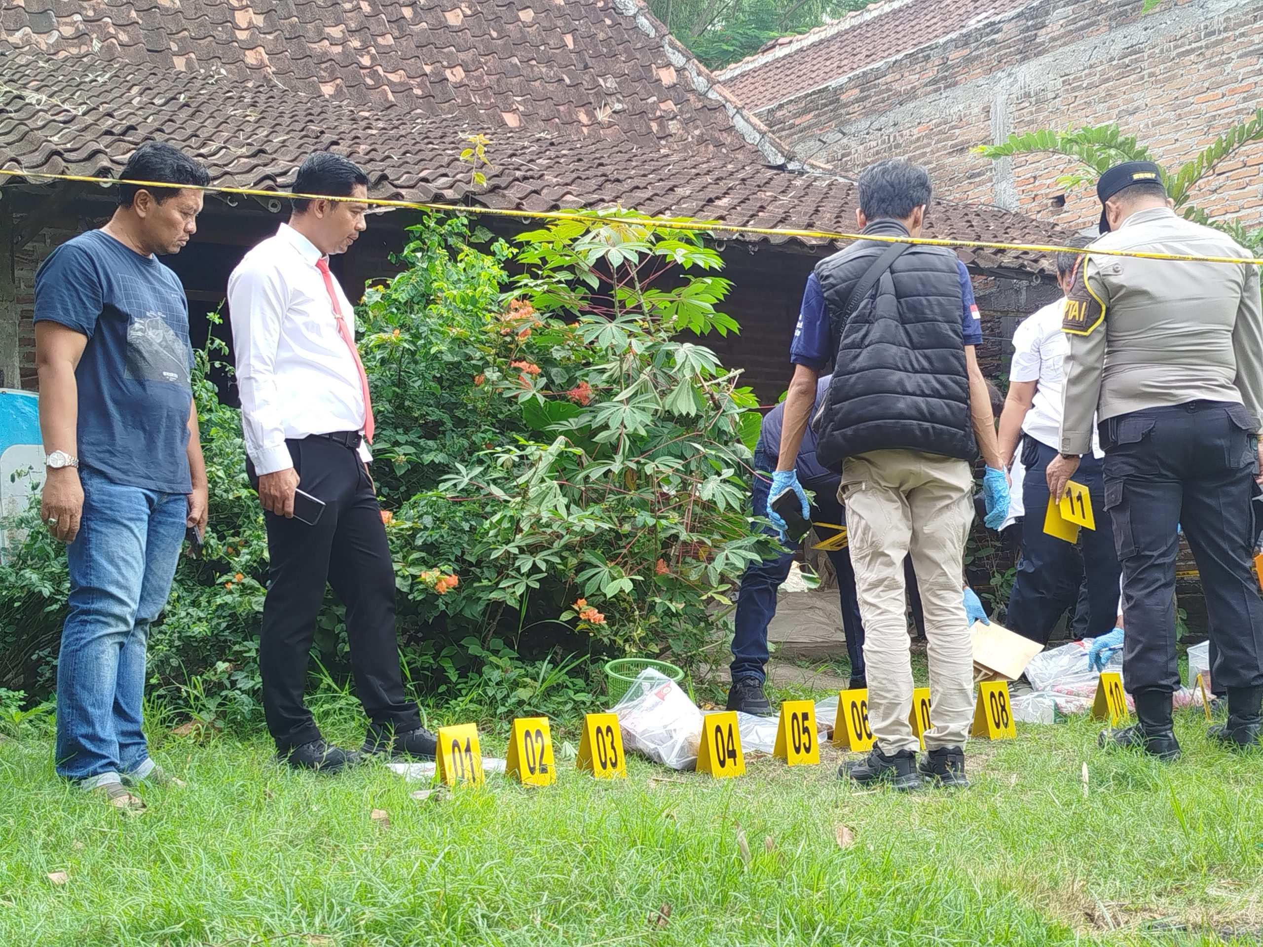 Polisi Amankan 23 Barang Bukti dalam Olah TKP Dugaan Pembunuhan Janda di Ponorogo