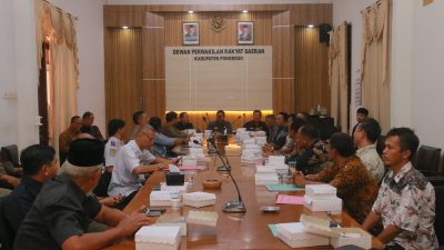 Dinilai Menyalahi Aturan, Sopir Bus Medium Dorong Penertiban Kereta Kelinci di Ponorogo