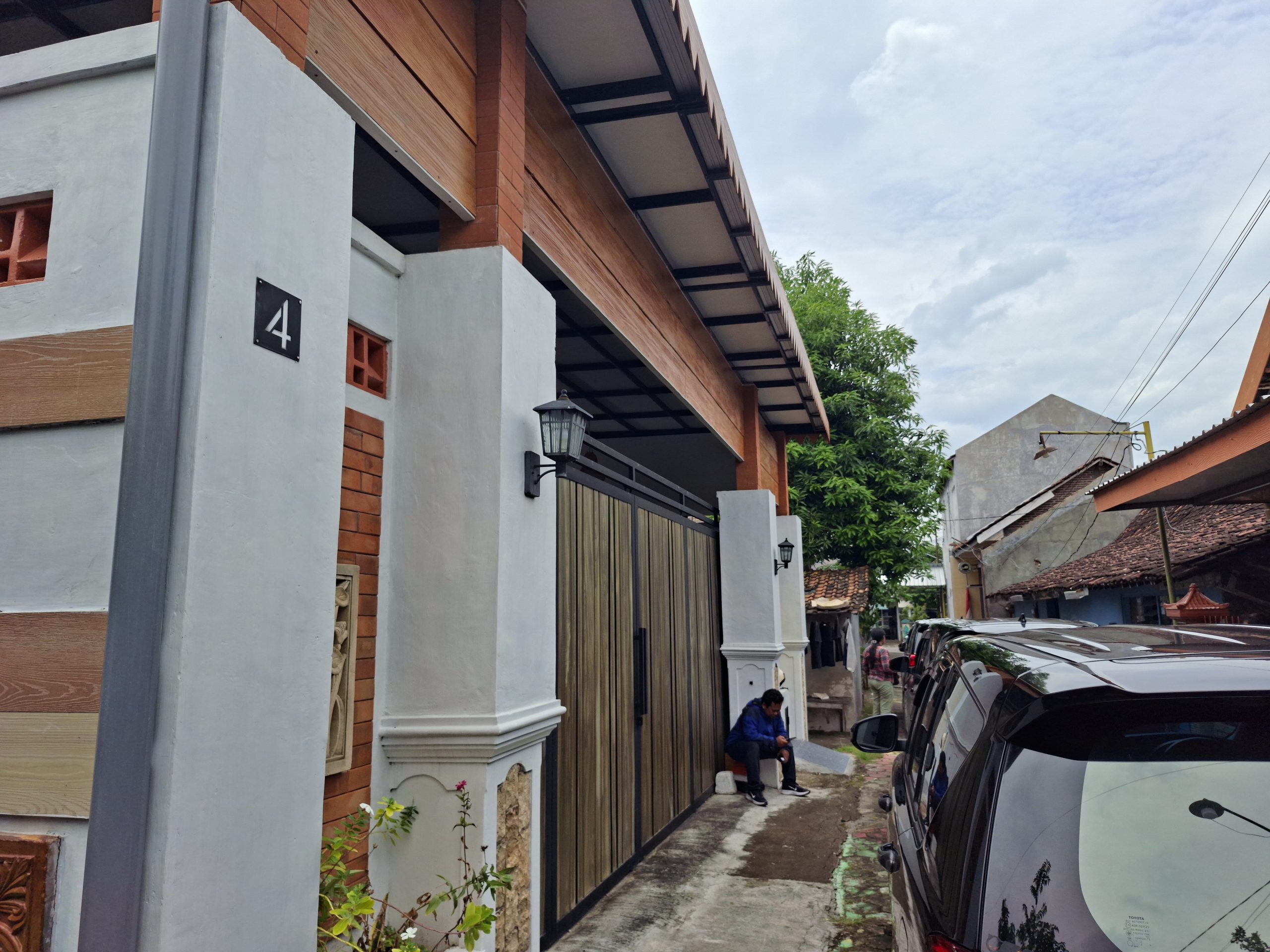 KPK Geledah Kediaman Kadis PUPR Kota Madiun, Uang Tunai dan Dokumen Disita