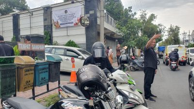 Parkir Berlangganan Berlaku, Jukir Liar Masih Berkeliaran di Tulungagung, Pengguna TJU Depan Hotel Lojjika Dipungut Rp 5.000