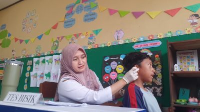 Sebagian Besar Pelajar di Tulungagung Alami Miopia, Paparan Gadget Sejak Dini Jadi Faktor Pemicu