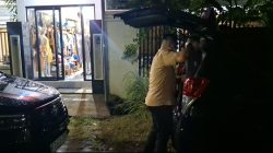 KPK Kembali Geledah Lokasi di Madiun, Dua Mobil Mewah Disita dari Rumah Pemilik Butik “Rahma”