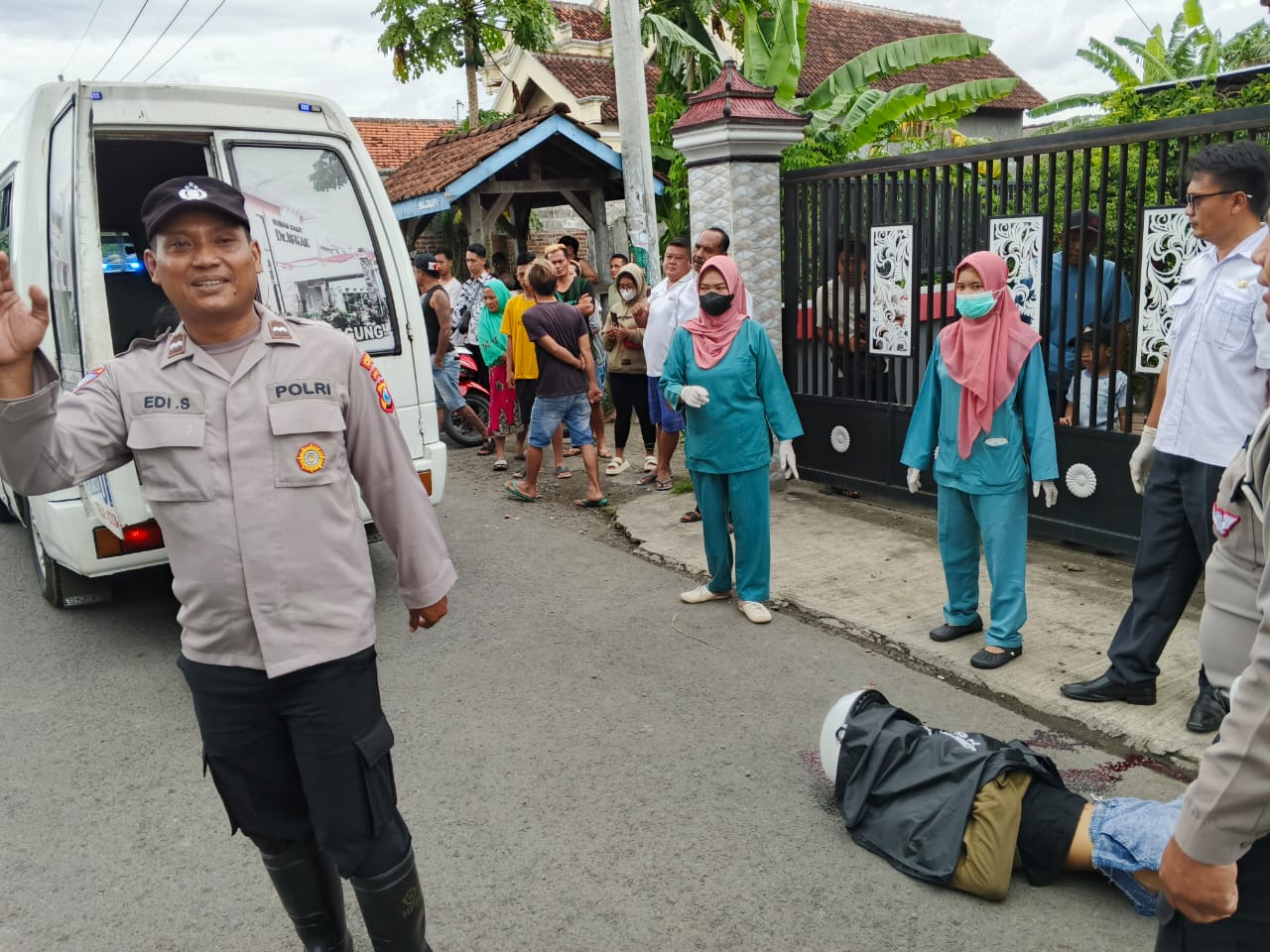 Diduga Ngebut Saat Menyalip, Pengendara Motor di Tulungagung Tewas Usai Alami Benturan Kepala