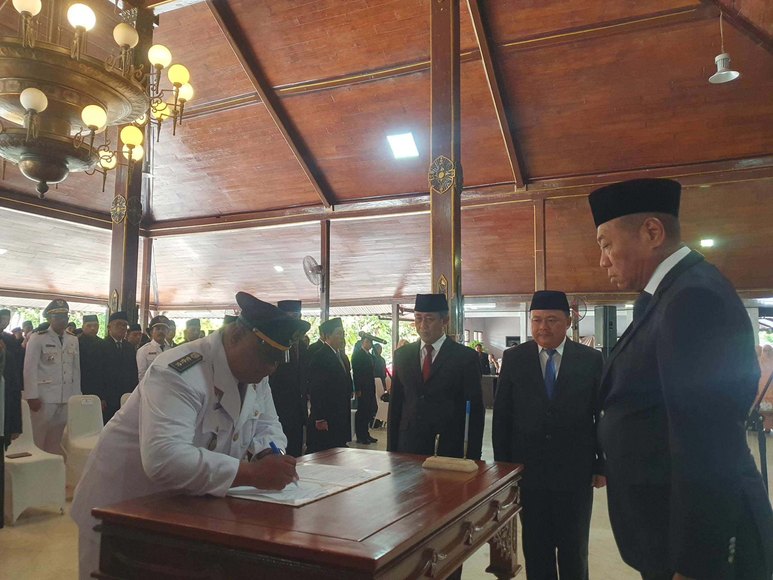 Tolak Dimutasi ke Jabatan Struktural Disdik Tulungagung, Muhadi Absen Pelantikan hingga Tak Masuk Kantor