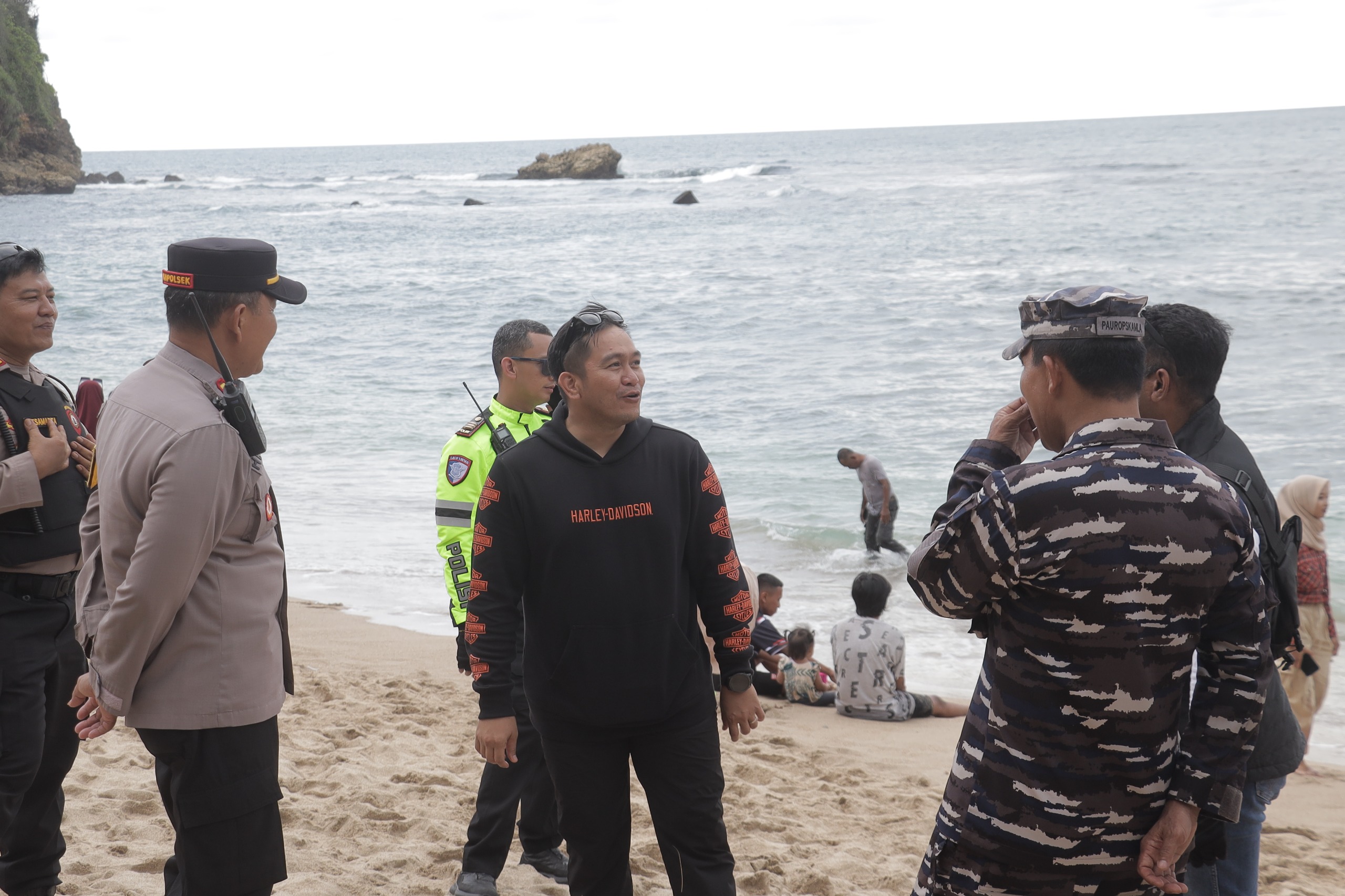 Jamin Keamanan Wisatawan, Kapolres Blitar Lakukan Patroli di Jalur Lintas Selatan