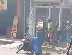 Toko Kembang Api di Kawasan Pasar Baru Kertosono Hangus Dilalap Api