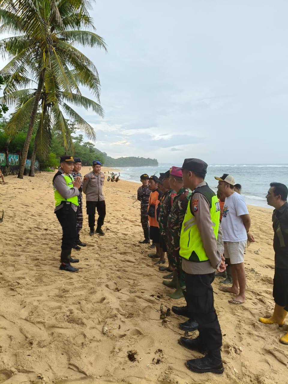 Nelayan Diduga Terseret Arus di Balekambang, Tim Gabungan Sisir Darat–Laut