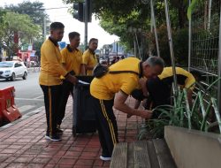 Kolaborasi Polres Batu dan Pemkot Gelar Kerja Bakti Massal di Alun-Alun, Wujudkan Gerakan “Indonesia ASRI”