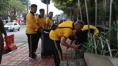 Kolaborasi Polres Batu dan Pemkot Gelar Kerja Bakti Massal di Alun-Alun, Wujudkan Gerakan “Indonesia ASRI”