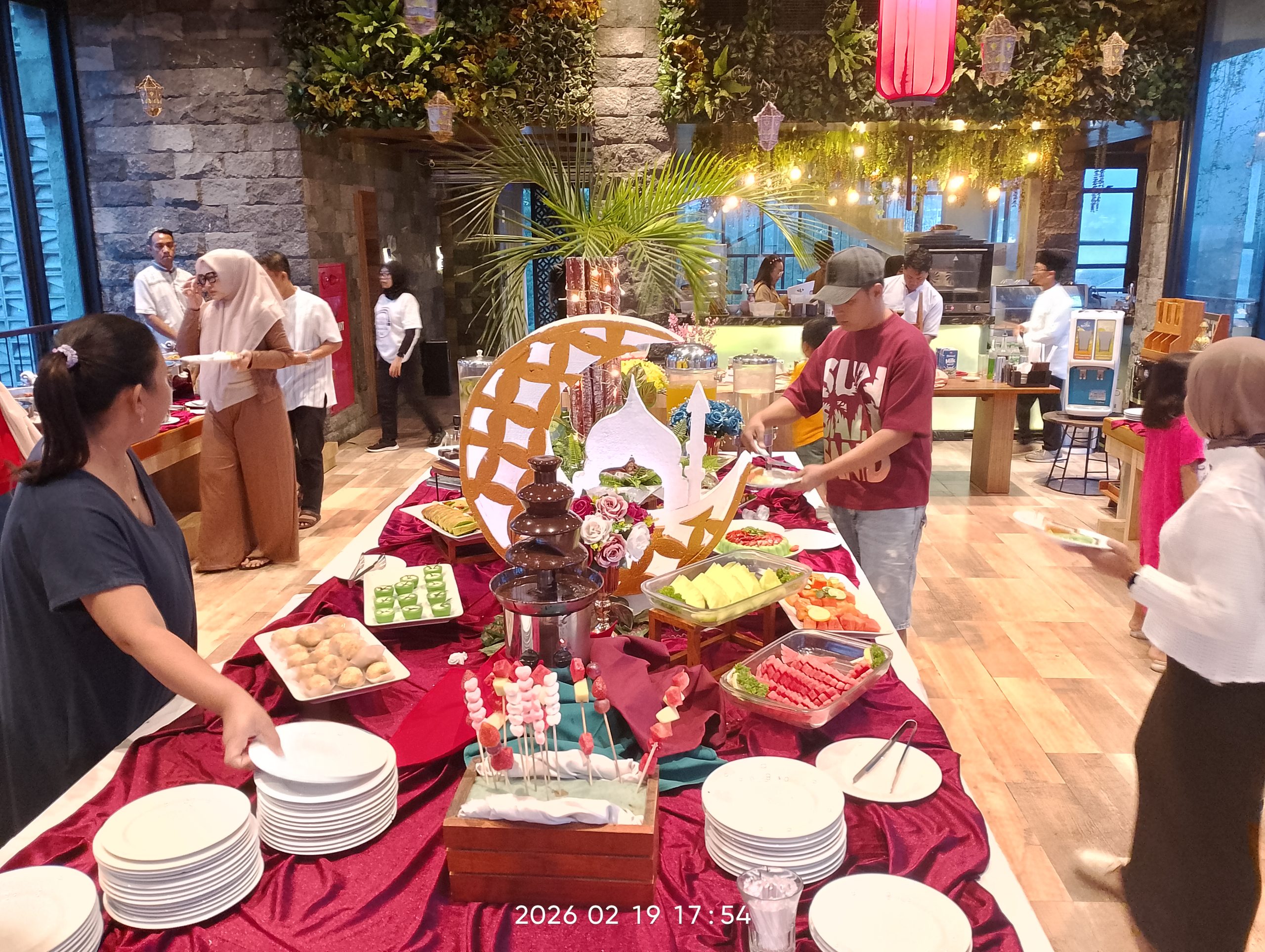 Tak Sekadar Buka Puasa ! Iftar On The Sky Batu Villas Tawarkan Sensasi Kuliner dengan Panorama Spektakuler
