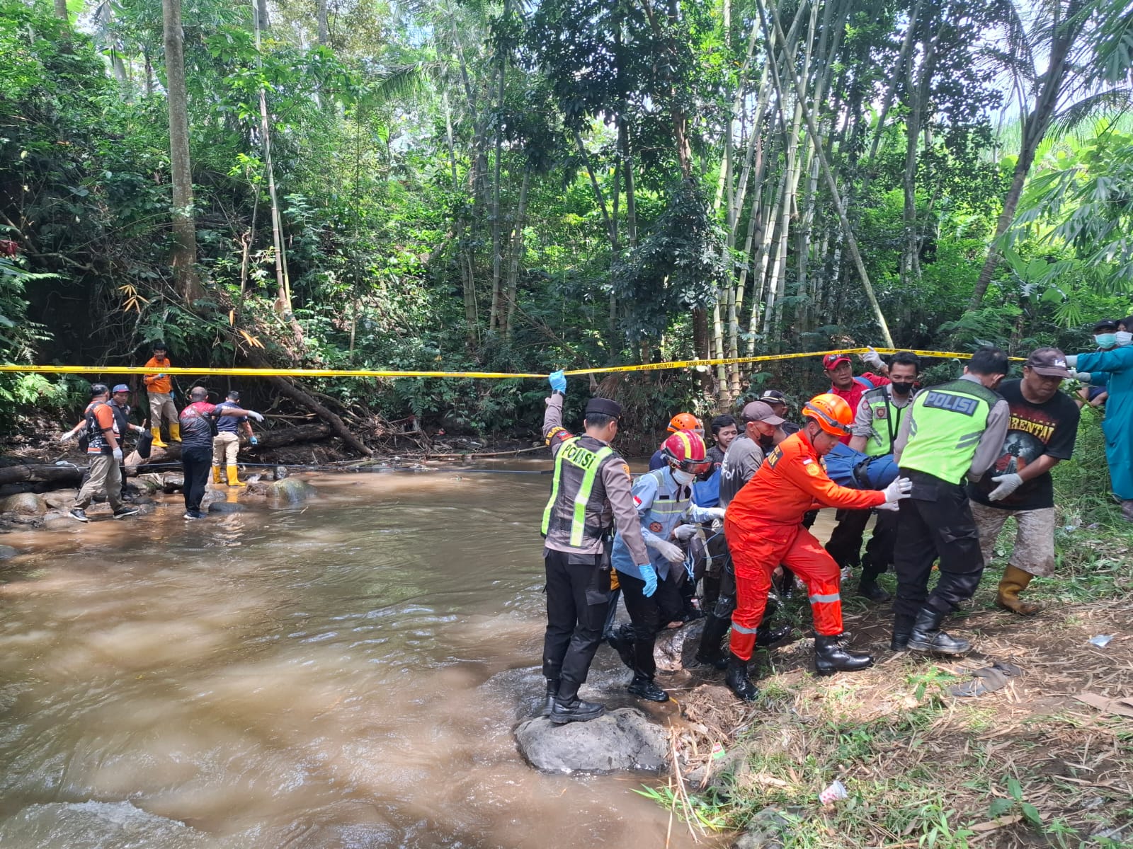 Mayat Wanita Membusuk Tanpa Identitas Gemparkan Warga Sukopuro