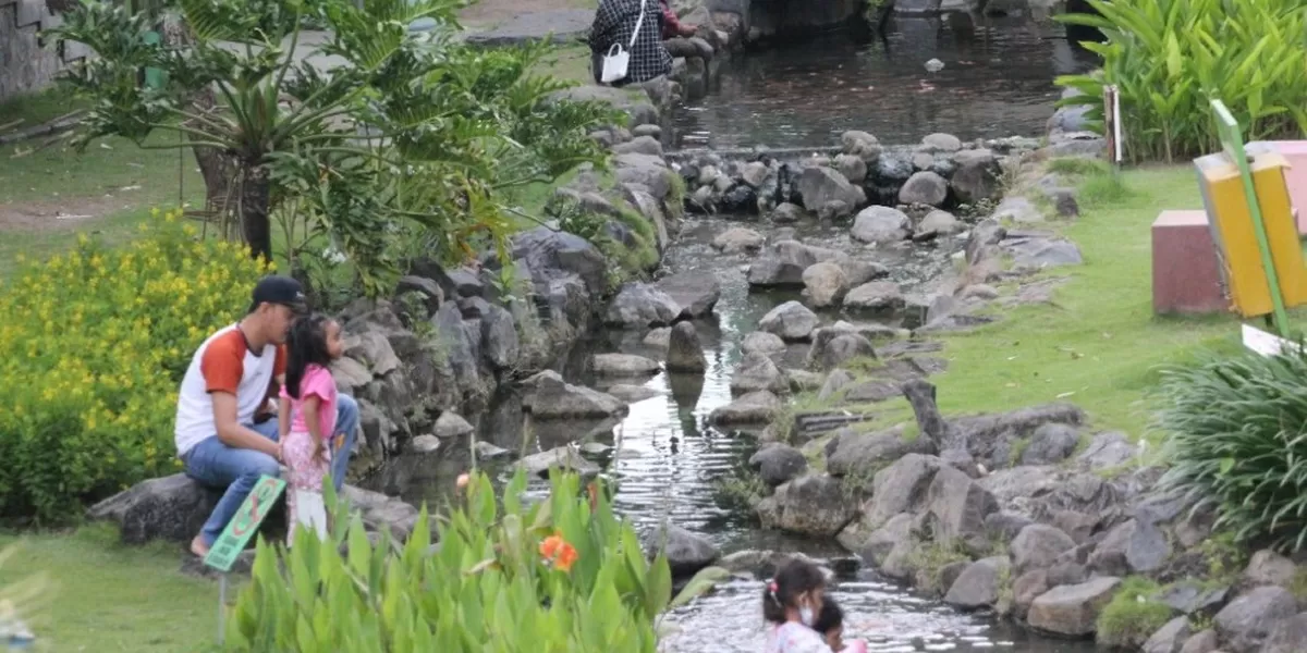 RTH Simpang Lima Gumul Jadi Destinasi Terfavorit Warga Kediri