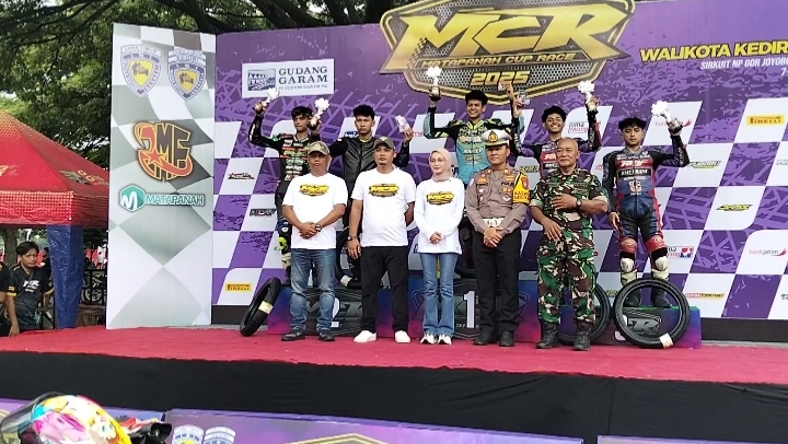 Ratusan Pembalap Ramaikan GOR Joyoboyo, Final MCR Mata Panah Kapres 2026 Berlangsung Tertib dan Sukses