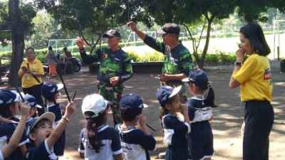 Koramil 0809/03 Mojoroto Laksanakan OTW Bersama Siswa TK A Santa Maria Kediri