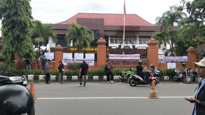 Dugaan Penipuan dan Produk Tak Layak, Yayasan Barokah Ala Khumaidah di Kediri Jadi Sasaran Protes