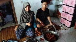 Potret Inspiratif Pemuda Ngeronggo Konsisten Jual Takjil Mandiri, Utamakan Higienitas dan Harga Terjangkau
