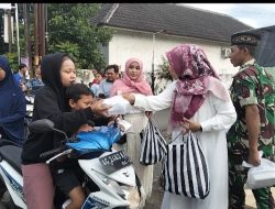 Koramil Mojoroto Bagikan 500 Paket Takjil, Ini Infonya