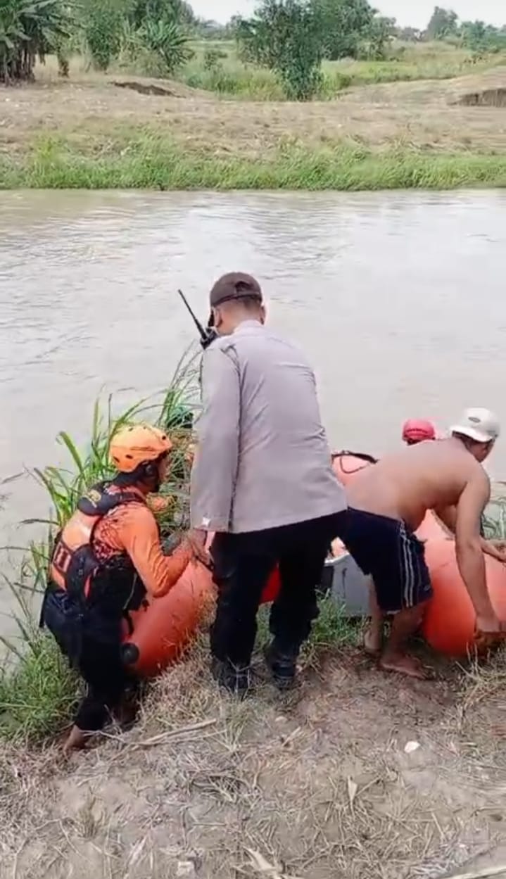Memancing di Sungai Lamong, Bocah 10 Tahun Asal Sambeng Diduga Hanyut, Tim Gabungan Lakukan Pencarian