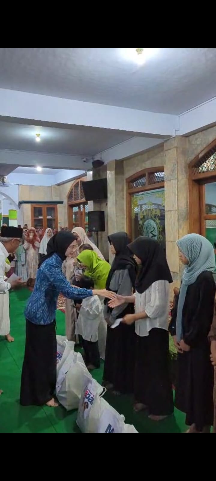 Safari Ramadan 1447 H di Masjid Al Huda, Wali Kota Kediri Serahkan Santunan untuk 500 Anak Yatim