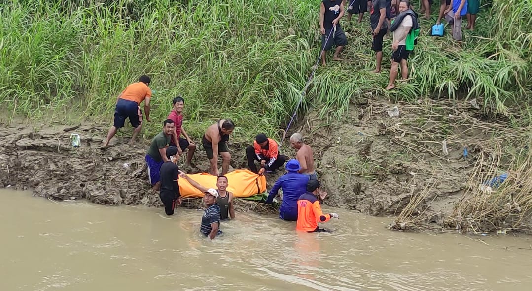 Tim SAR Gabungan Lamongan Temukan Bocah Tenggelam di Sungai Lamong, Terseret Arus Sejauh 15 Kilometer