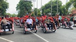 Sebanyak 220 Tukang Becak Nganjuk Terima Bantuan Becak Listrik dari Presiden