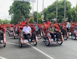Sebanyak 220 Tukang Becak Nganjuk Terima Bantuan Becak Listrik dari Presiden