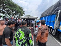 Gagal Salip Truk, Pelajar Putri di Lamongan Tewas di Lokasi Kejadian