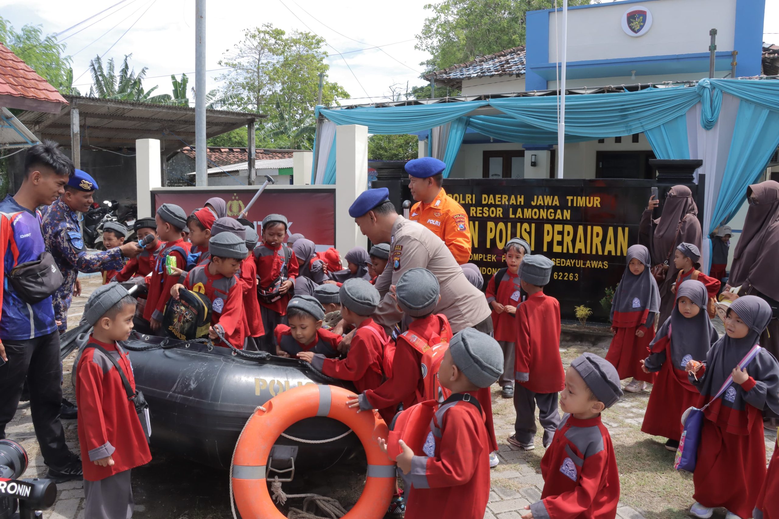 Ceriakan Akhir Pekan, 142 Siswa TK Tapas Al Ihsan II Belajar Jadi Sahabat Laut di Satpolairud Polres Lamongan