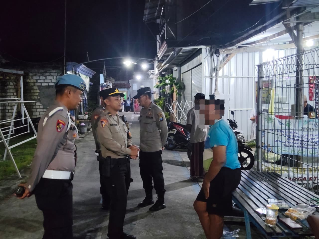 Suara Bising Sound System di Warung, Warga Temenggungan Lapor 110, Polres Lamongan Bergerak Cepat