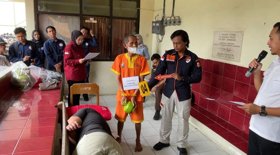 Rekonstruksi Kasus Ayah Bunuh Anak di Sukodadi Lamongan, Tersangka Peragakan 15 Adegan