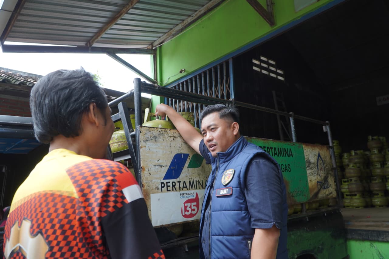 Satreskrim Polres Lamongan Sidak Pangkalan dan SPBU, Pastikan Stok LPG Aman Selama Ramadan