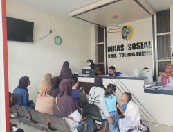Gagal Cek Rekening, Ratusan Calon Penerima BPNT Datangi Dinsos Tulungagung untuk Perbaikan Data