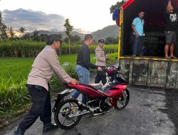 Petugas Polsek Sumbergempol  Bubarkan Aksi Balap Liar, Amankan 8 Unit Sepeda Motor Tanpa Surat
