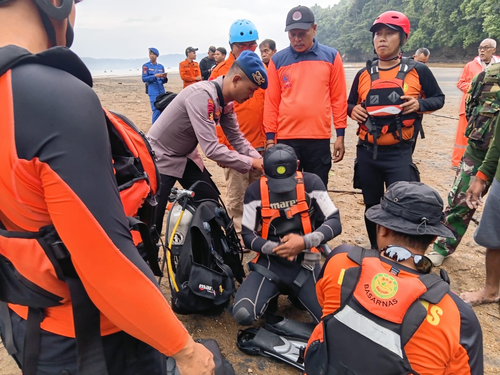 Hari Kedua Pencarian Korban Tenggelam Pantai Sine Belum Berhasil, Tim Penyelam Dikerahkan Maksimal